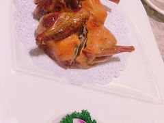 吊烧乳鸽-香云轩·顺德菜(香云纱园林酒店店)