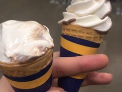 双色冰激凌-宜家·瑞典风味餐厅(北京西红门店)