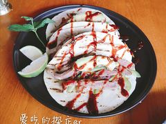 越南风味BBQ牛肉卷饼-TiKi餐厅酒吧