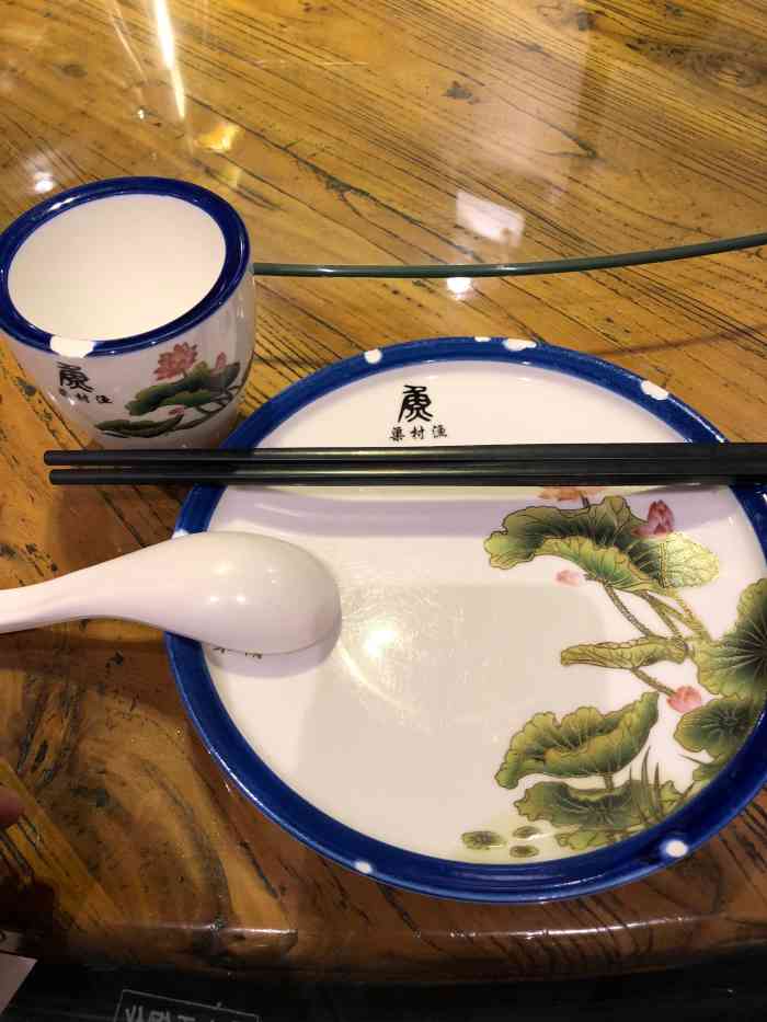 渠村鱼汤馆(振兴路店)-"不知道为什么这么多人吃.环境一般般,楼.