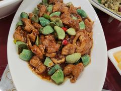 腊八蒜烧肥肠-东四民芳餐厅(世茂工三店)
