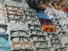 -宏宇眼镜蔡司依视路折扣店(兆佳眼镜城店)