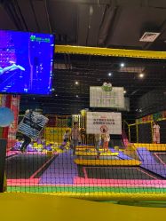 -蹦蹦跳跳(新奥购物中心店)