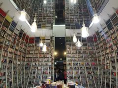 -钟书阁(松江泰晤士小镇店)