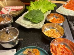 -臻牛烤肉