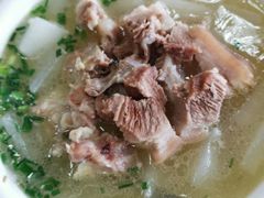 萝卜炖肘子-荣生萝卜汤饭店