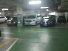 -绿洲中环中心-停车场