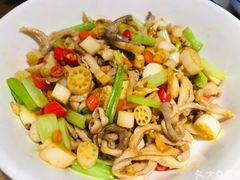 -费大厨辣椒炒肉(万家丽一店)