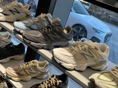 -百年港湾奥特莱斯(香炉礁店)
