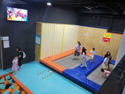 -蹦贝运动中心·蹦床·攀岩·闯关(龙岗店)