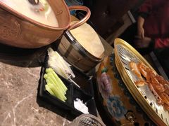 -三人行骨头王火锅(长寿店)