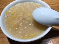 砂锅酸菜白肉汤-一轩饺子馆(丽都店)