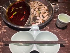 菌香鸳鸯锅-晓宇重庆火锅(赛格国际购物中心店)