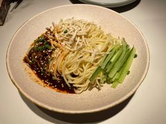 鸡丝凉面-麻六记(新天地店)