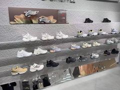 -SALOMON萨洛蒙(青岛海信店)