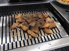 -臻牛烤肉