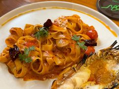 -Chom Cafe and Restaurant