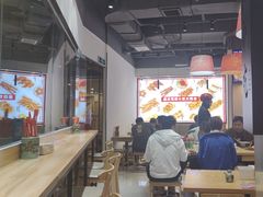 -魔都三兄弟酸辣粉·蘸卤炸串(虹桥万科店)