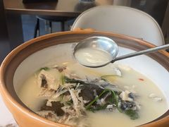 鱼头豆腐汤-宝荣鱼馆·临湖之宴(千岛湖店)