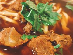 牛肉面-清真吴记门钉肉饼·喜多利