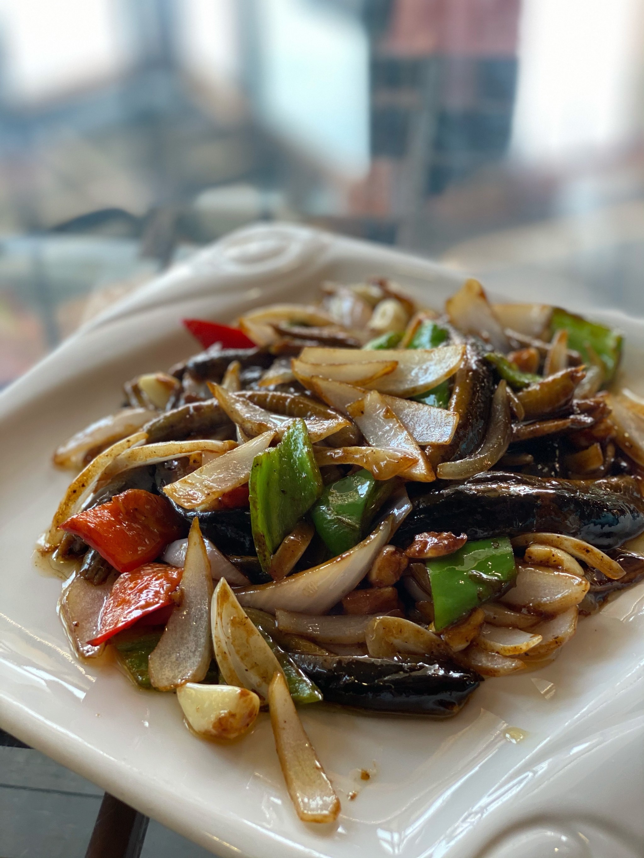 「洋葱炒鳝丝」量跟前两天的那是少了一些