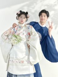 -樱花婚纱摄影