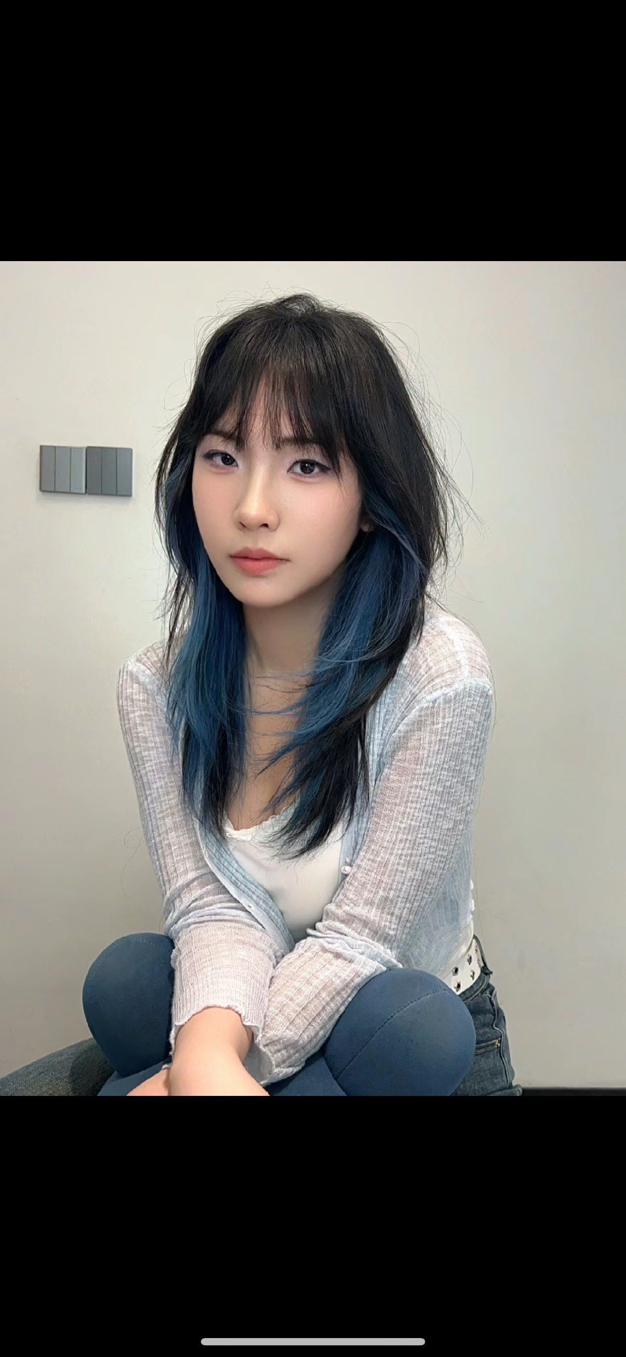 再搭配挂耳染,就显得很让人眼前一亮的效果,很有个性#心机染 #染发