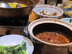 -帅巴人舅母子腊蹄民俗村