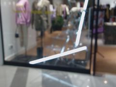 -MO&Co.(龙之梦购物公园店)