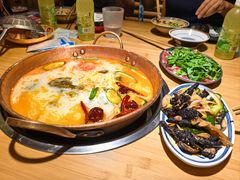 -洱火云南酸菜牛肉火锅(石景山当代商城店)