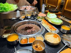 -韩烧牛中牛·甄选黑牛烤肉(黑金店)