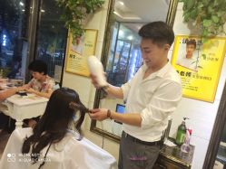 -梵汐造型·接发烫染专业店