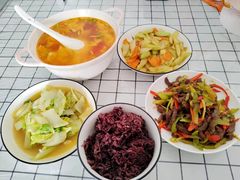 -鲸育宝宝月嫂(徐汇店)