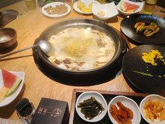 -一朵菌·野生菌探索家火锅(南亚店)