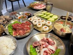 -围炉肉舍•炭烤活鳗•丹东海鲜烤肉(步行街店)