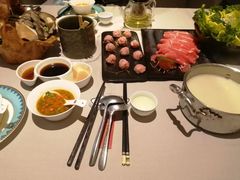 -红鼎豆捞·非遗鲍皇汤火锅(宝丰路店)