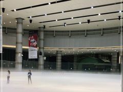 -成都冰纷万象滑冰场