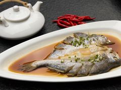 -鱼鲜饭香·招牌汽锅剁椒鱼头王