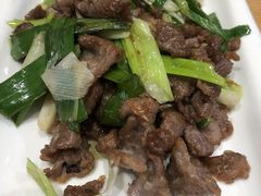 葱爆羊肉-秦香阁·西北家常菜(徐汇日月光中心店)