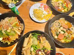 -万记麻辣烫国展总店