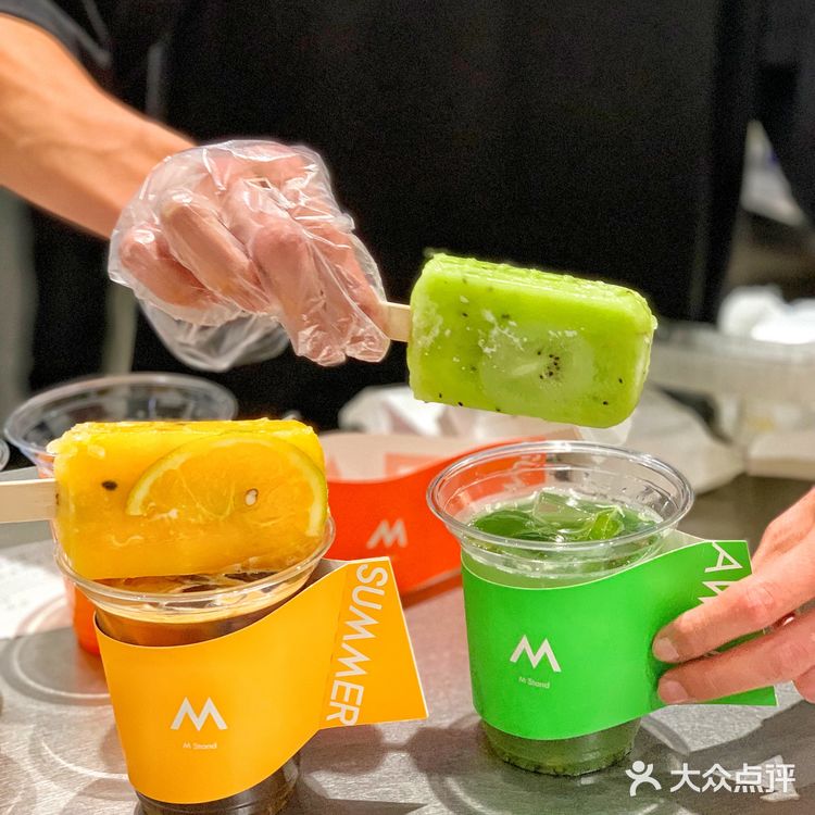 彩虹🌈水果冰棒咖啡？M Stand也太会了