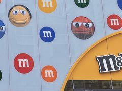 -m豆巧克力世界(上海世茂广场店)