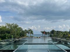 -亚龙湾喜来登·美景台大堂吧