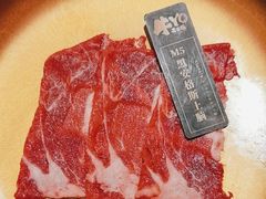 -牛YO寿喜烧·铁板烧和牛火锅自助(市府恒隆店)
