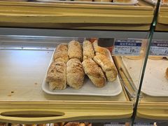 花生芝麻面包-新侨三宝乐面包店(崇文门店)