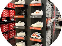 -王府井奥莱临潼小镇(临潼店)