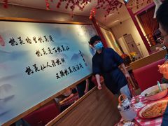 -思博半步颠小酒馆(梦时代店)