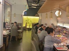 大堂-左庭右院鲜牛肉火锅(浦江欢乐颂店)