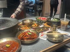 -草家酱蟹炭火烤肉店(珲春南路二店)