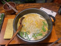 -银米·云南传统过桥米线(双廊黑金冠店)